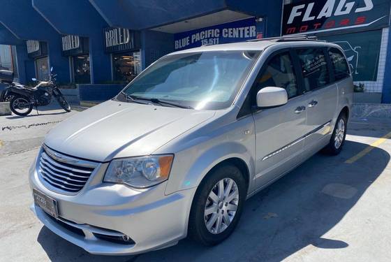 CHRYSLER TOWN & COUNTRY 3.6 TOURING V6 24V GASOLINA 4P AUTOMÁTICO CHRYSLER TOWN & COUNTRY 3.6 TOURING V6 24V GASOLINA 4P AUTOMÁTICO